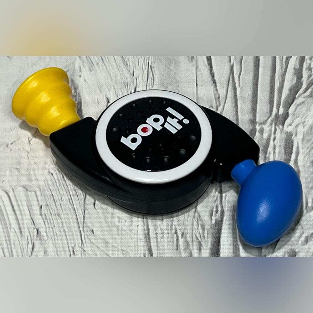 Bop It Micro Series Mini Electronic Talking Handheld Game 2014 Black TESTED